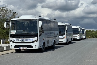 KÂĞITHANE’DE ÜCRETSİZ MEZARLIK SERVİSİ HİZMETİ DEVAM EDİYOR